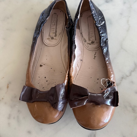 Prada flats - Picture 1 of 3